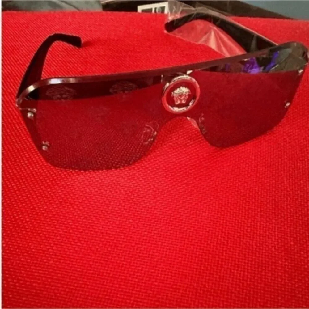 Medusa Reflective Aviator Rimless Black Gold Monogram Sunglasses - Picture 5 of 7